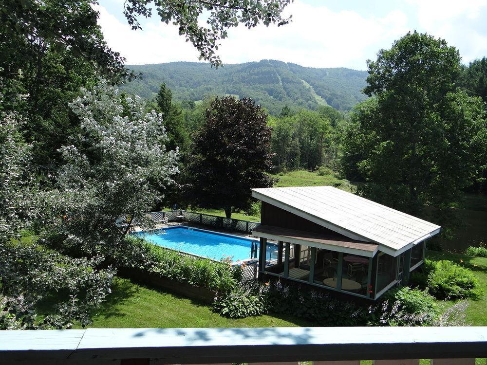 Blue Gentian Lodge At Magic Mountain Londonderry Exterior foto