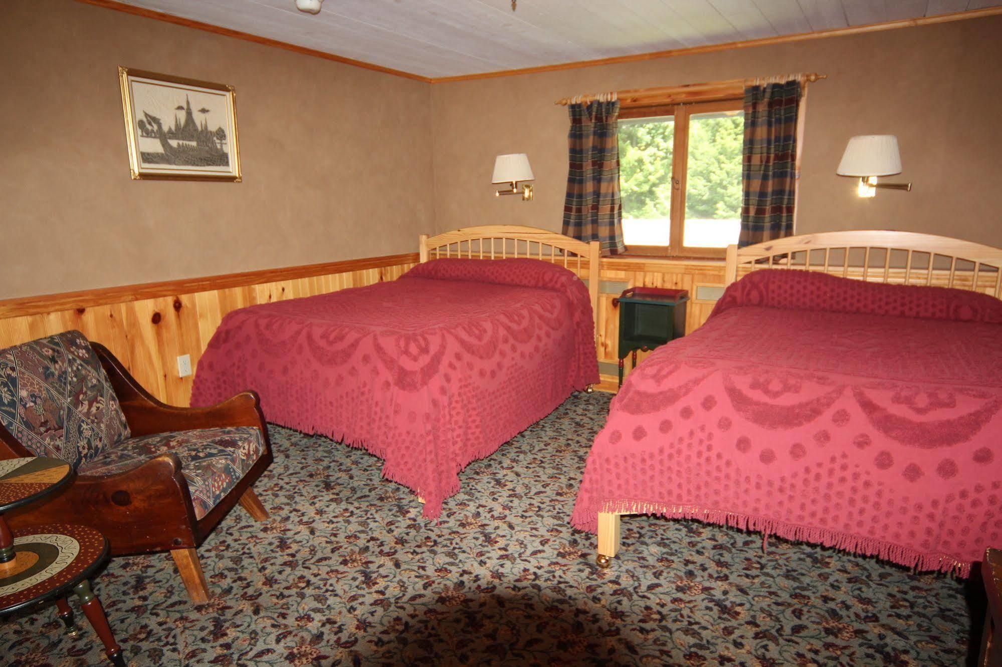 Blue Gentian Lodge At Magic Mountain Londonderry Exterior foto